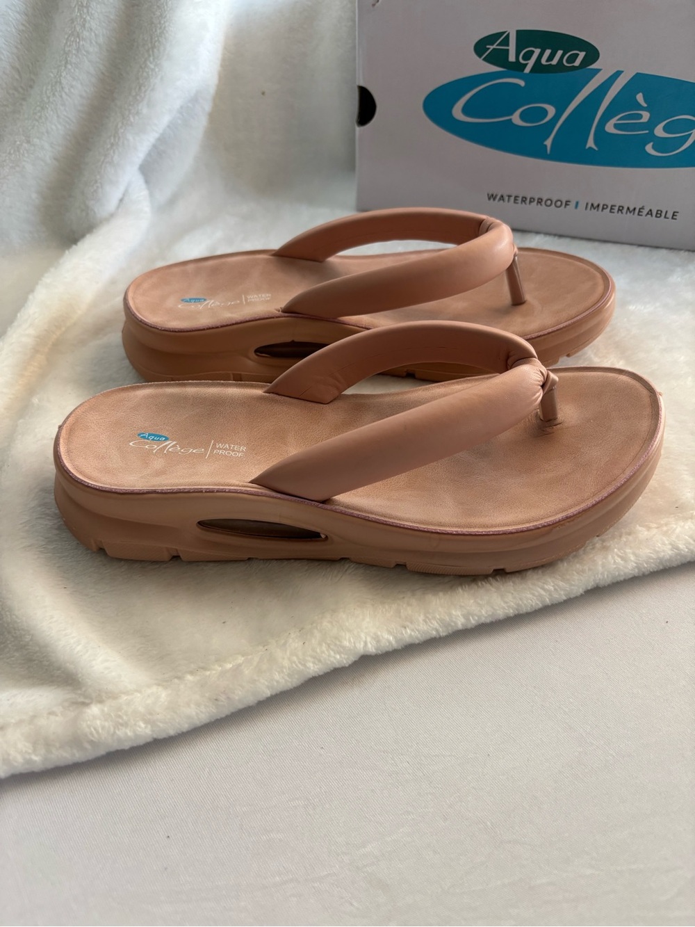 Aqua College Amanda Waterproof Sandals Flip Flops Size 9M Blush